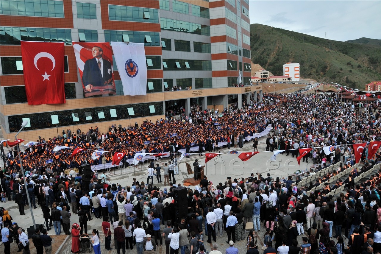 Gümüşhane Üniversitesinde 6. Mezuniyet Coşkusu 17