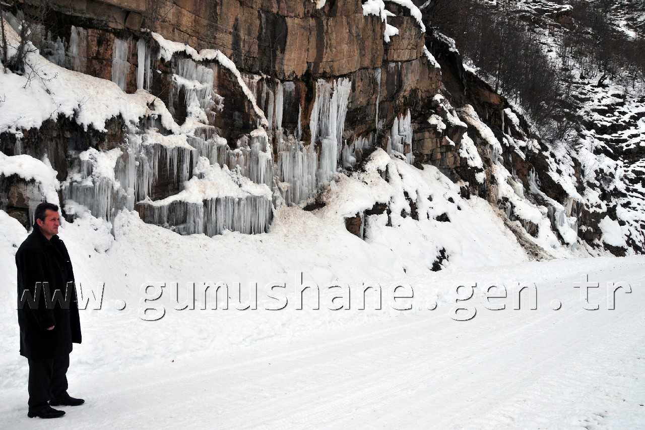 Gümüşhane'de Buzdan Şelaleler 2