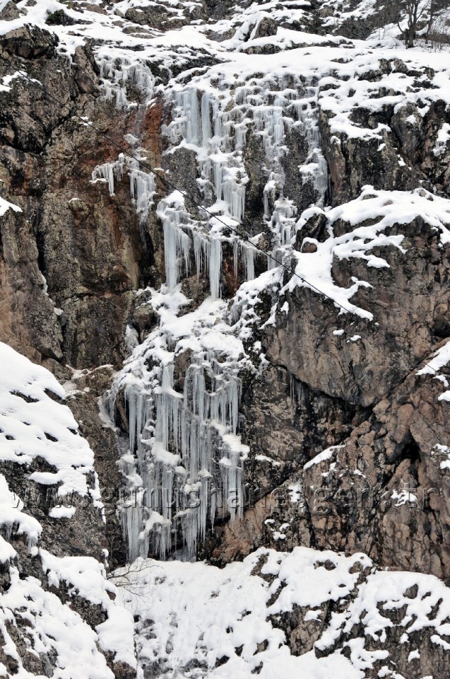 Gümüşhane'de Buzdan Şelaleler 4