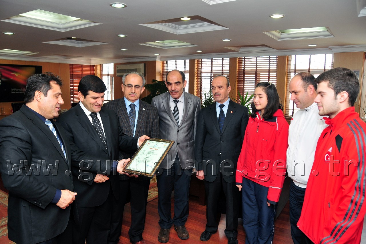 Atıcılıkta Türkiye Rekoru Belgesi Gümüşhane'ye Geldi 4