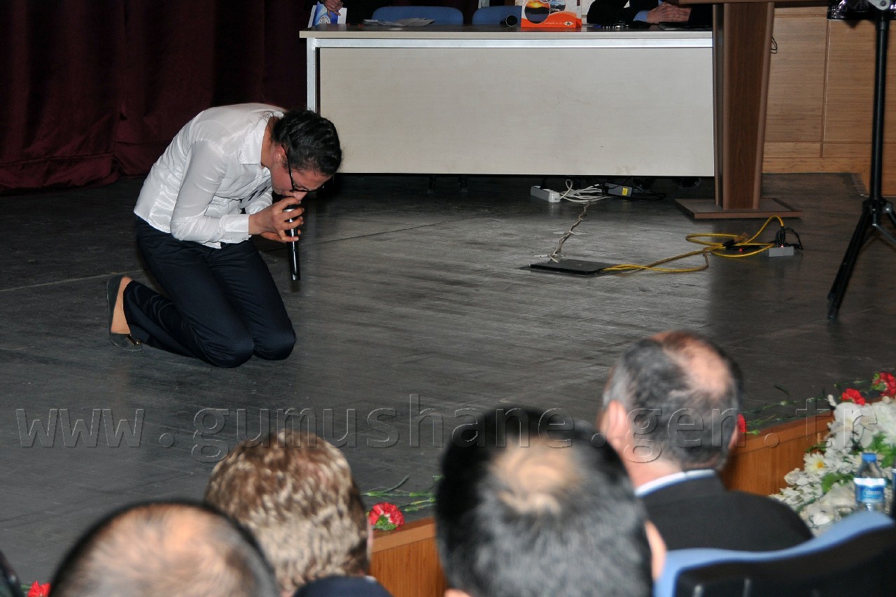 Akif, Gümüşhane’de Şiir Okuma Yarışmasıyla Anıldı 18