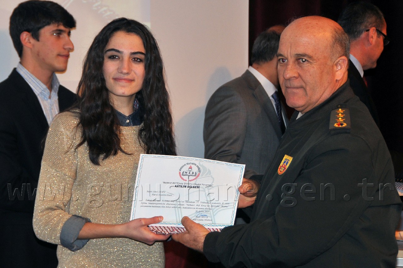 Akif, Gümüşhane’de Şiir Okuma Yarışmasıyla Anıldı 25