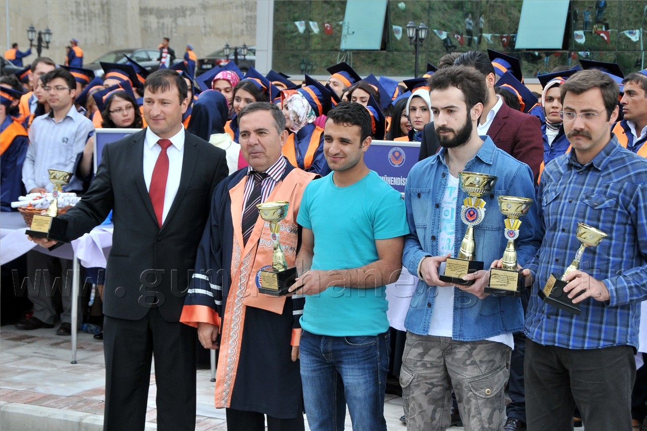 Gümüşhane Üniversitesinde 6. Mezuniyet Coşkusu 28