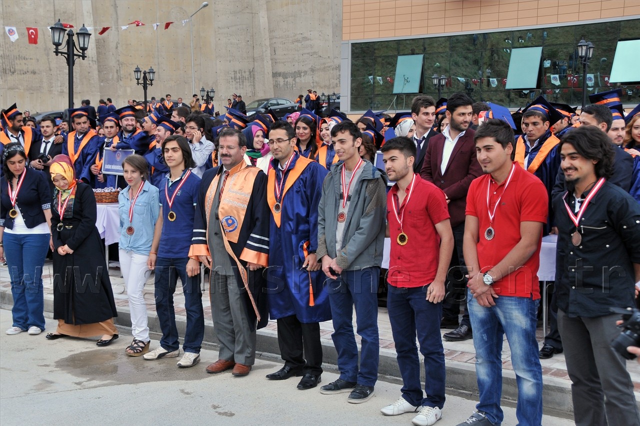 Gümüşhane Üniversitesinde 6. Mezuniyet Coşkusu 30