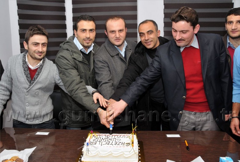 AK Parti'den Gazetecilere Sürpriz Kutlama 3