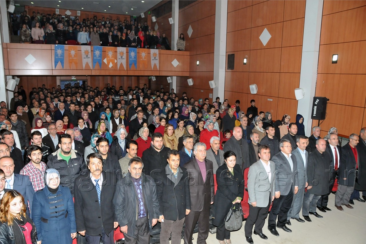 AK Gençler Akif'i Andı 1