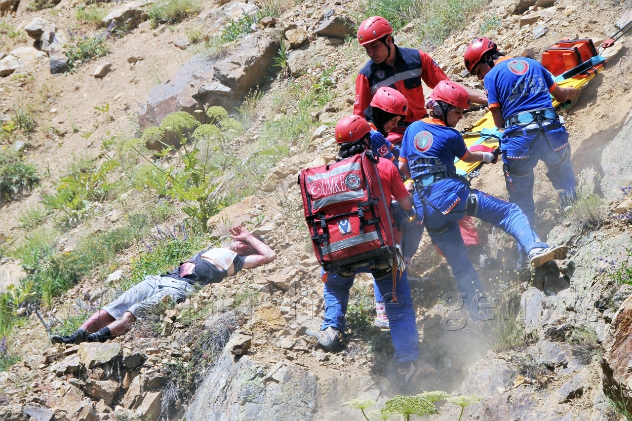 Bölge UMKE Tatbikatı Gümüşhane'de Yapıldı 38
