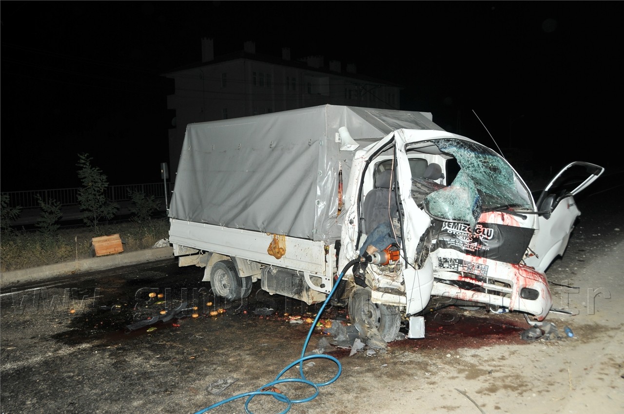 Gümüşhane'de Feci Kaza: 1 Ölü, 3 Yaralı 13
