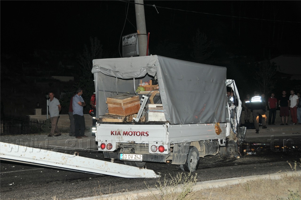 Gümüşhane'de Feci Kaza: 1 Ölü, 3 Yaralı 15