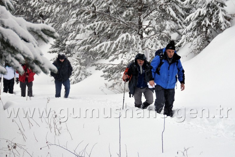 Tipi Altında 2 Bin 100 Metreye Yürüyüş 23