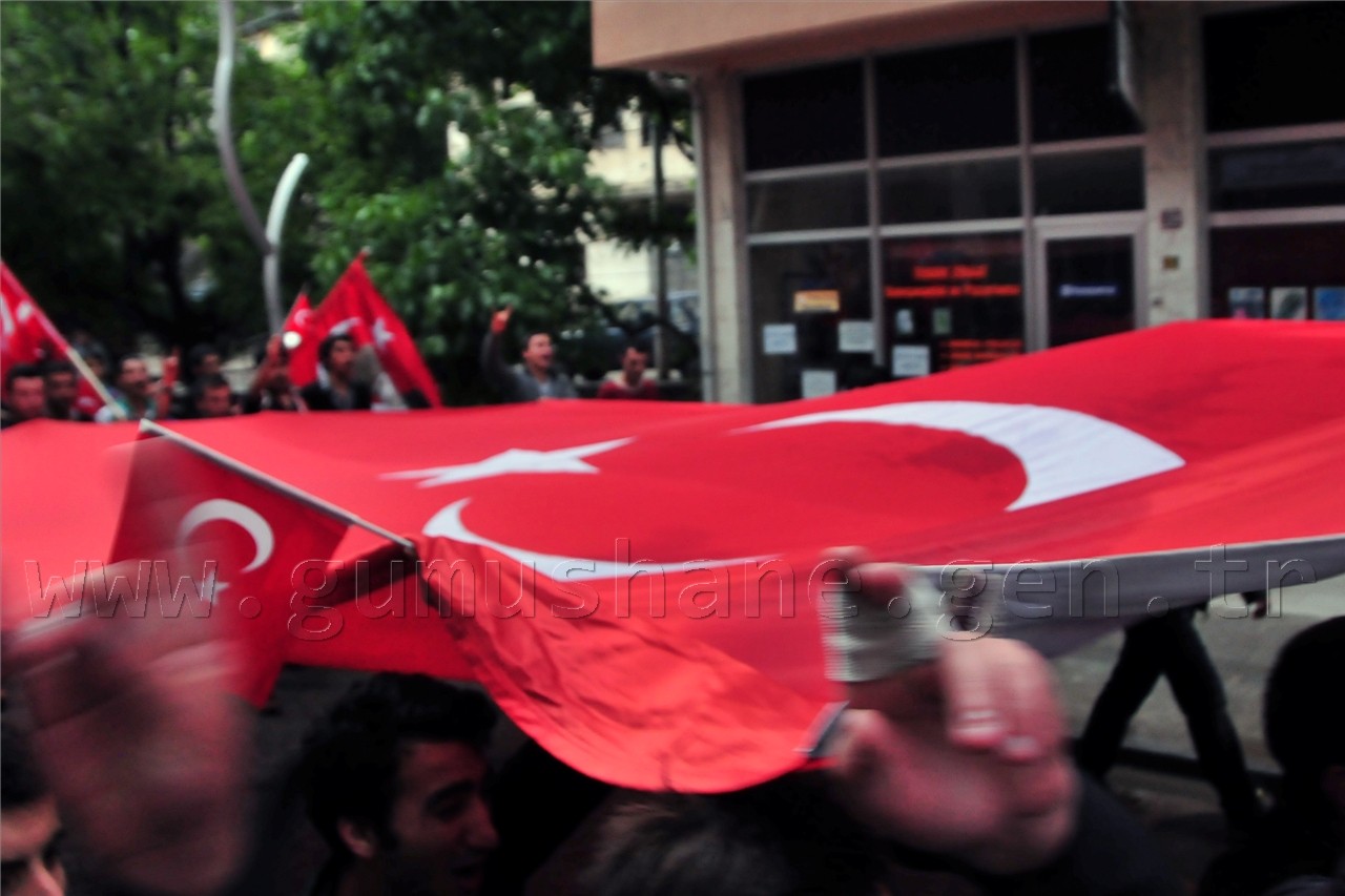 Gümüşhane'de Bayrağa Saygı Yürüyüşü Düzenlendi 10