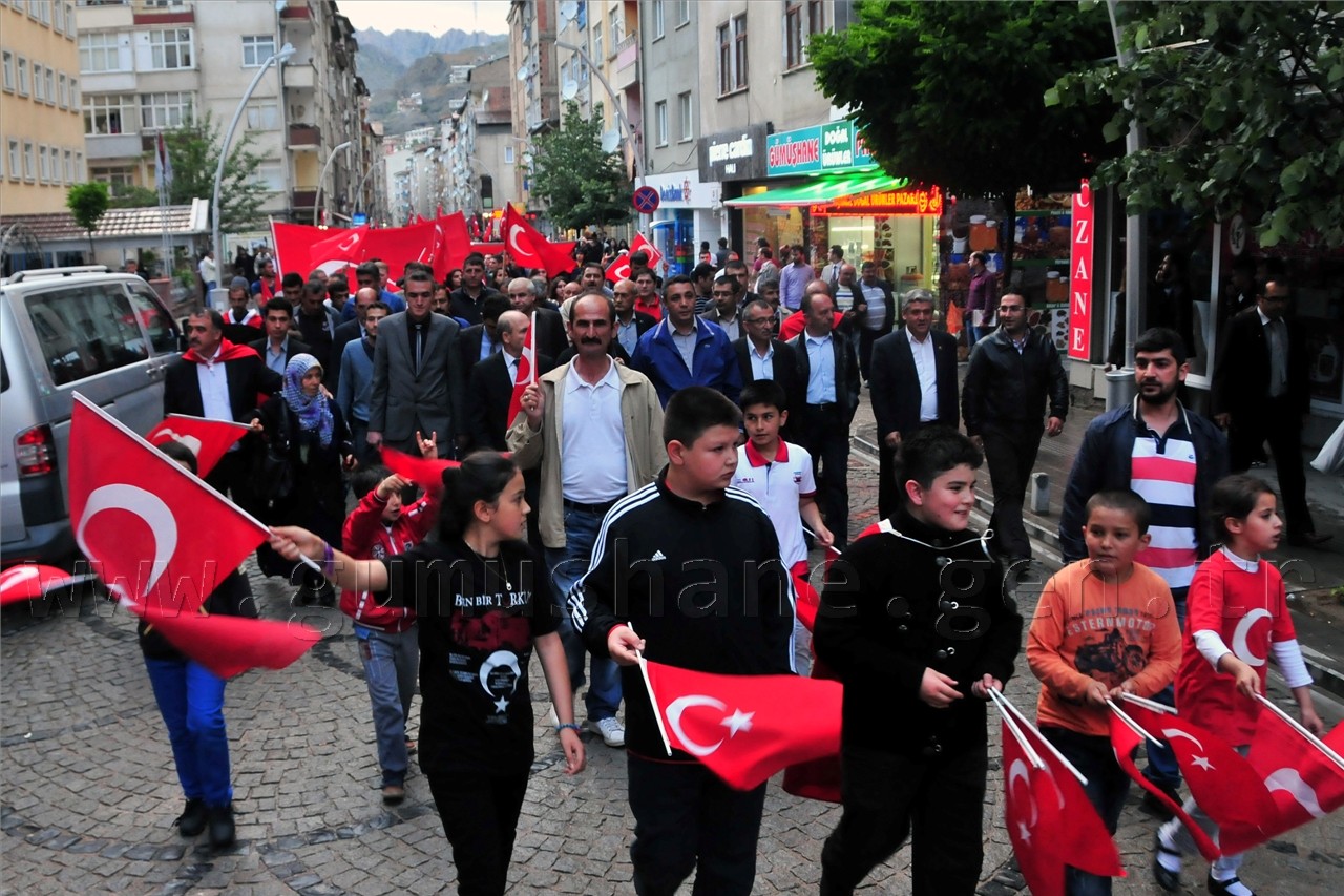 Gümüşhane'de Bayrağa Saygı Yürüyüşü Düzenlendi 14