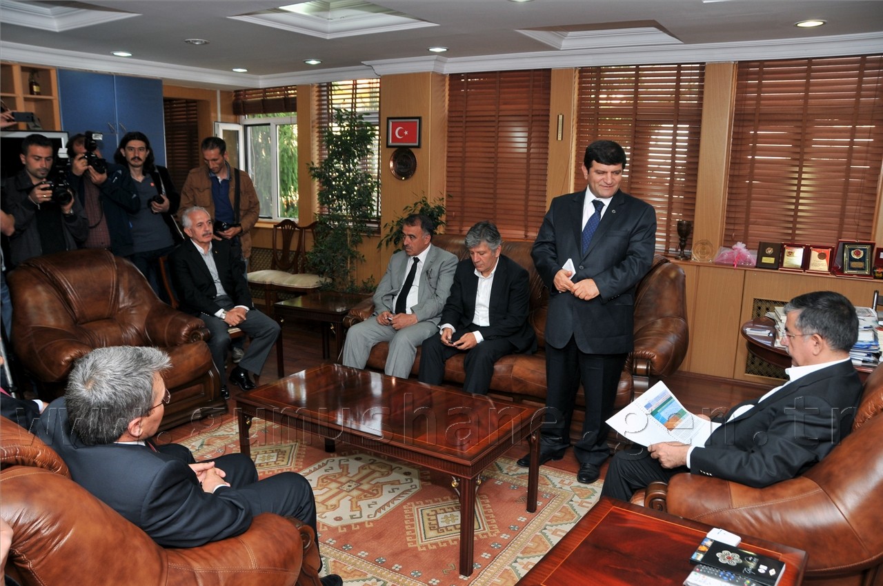 Milli Savunma Bakanı İsmet Yılmaz Gümüşhane'de 11