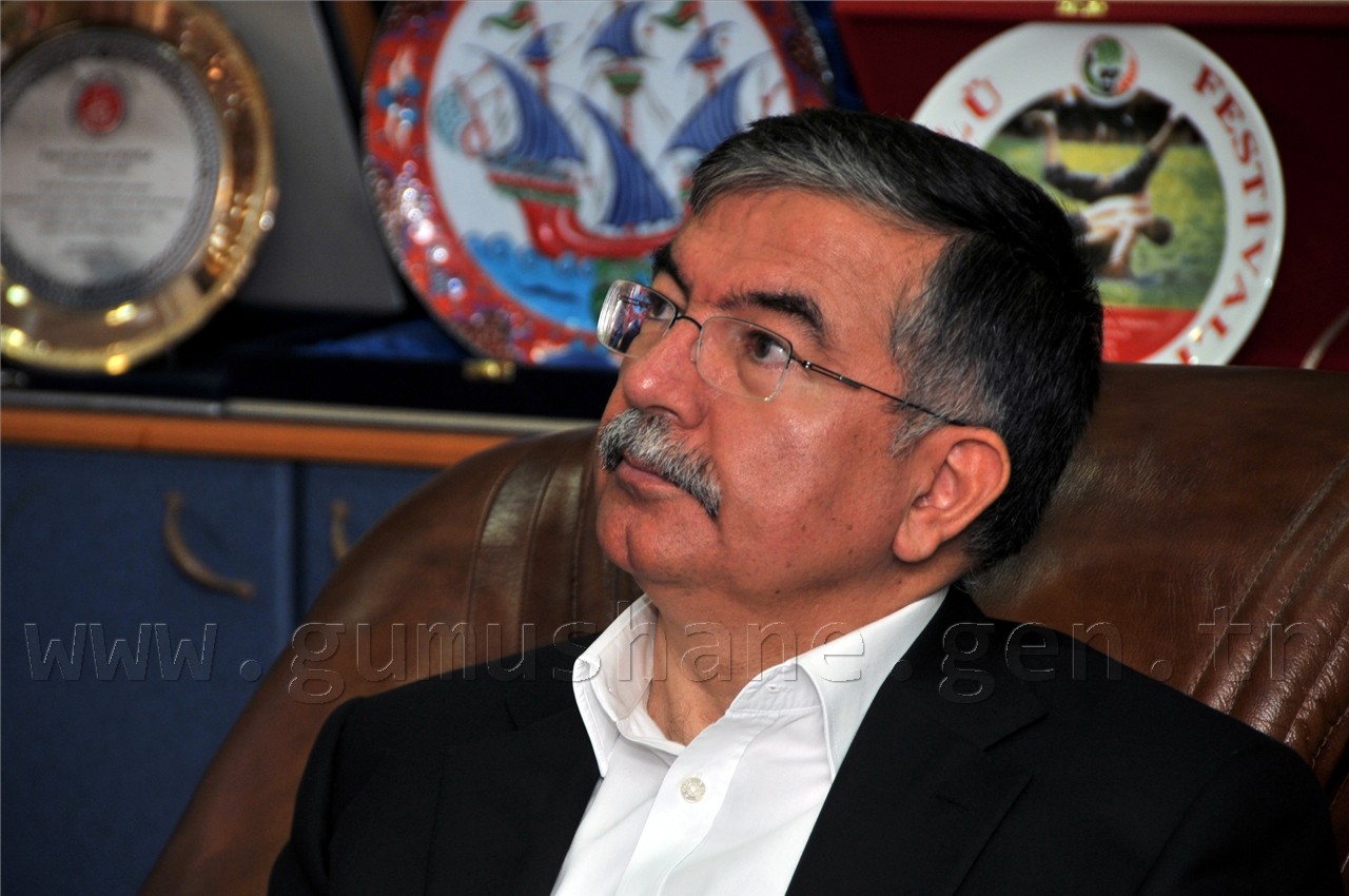 Milli Savunma Bakanı İsmet Yılmaz Gümüşhane'de 13