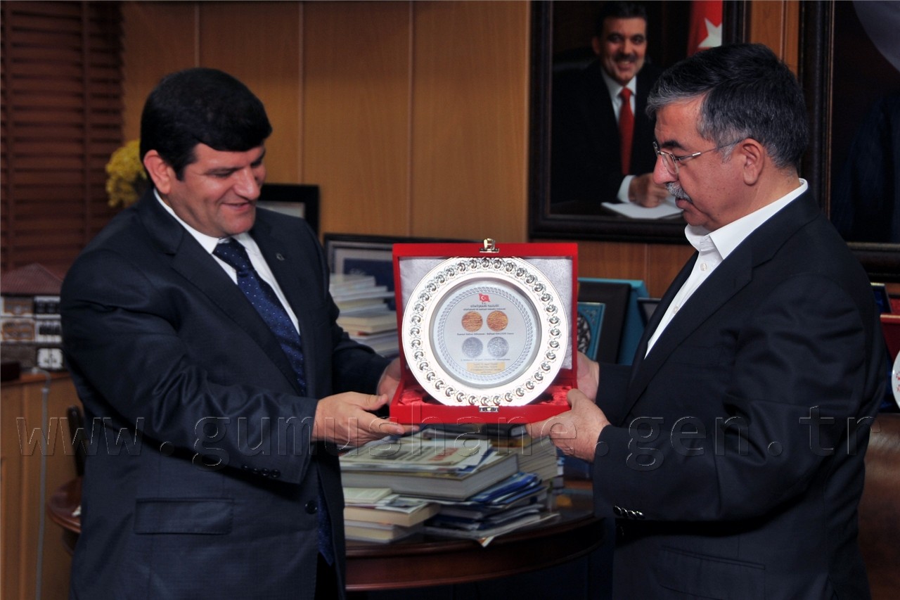 Milli Savunma Bakanı İsmet Yılmaz Gümüşhane'de 17