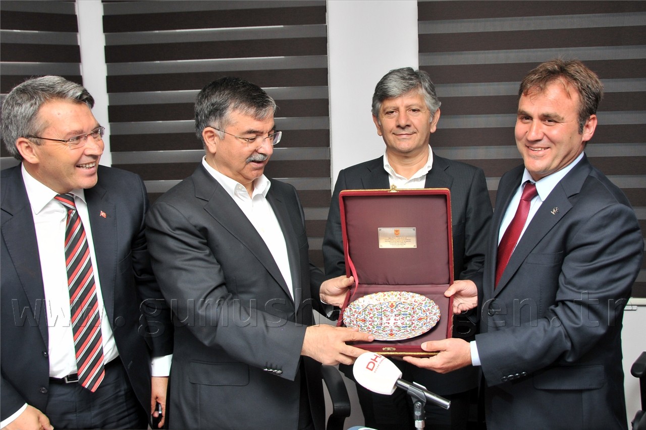 Milli Savunma Bakanı İsmet Yılmaz Gümüşhane'de 24