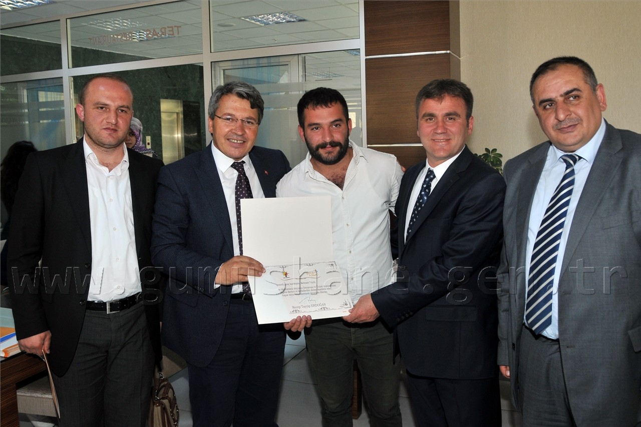 Milletvekili Üstün'den Üniversite Öğrencilerine Teşekkür Yemeği 14