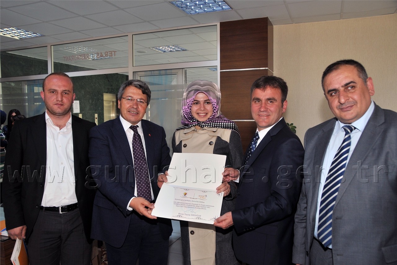 Milletvekili Üstün'den Üniversite Öğrencilerine Teşekkür Yemeği 17