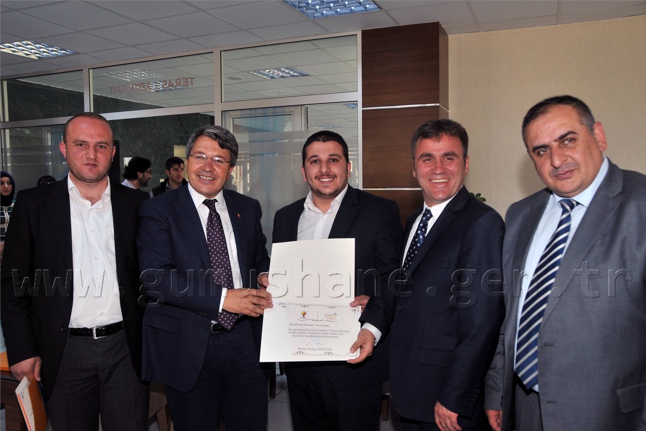 Milletvekili Üstün'den Üniversite Öğrencilerine Teşekkür Yemeği 18