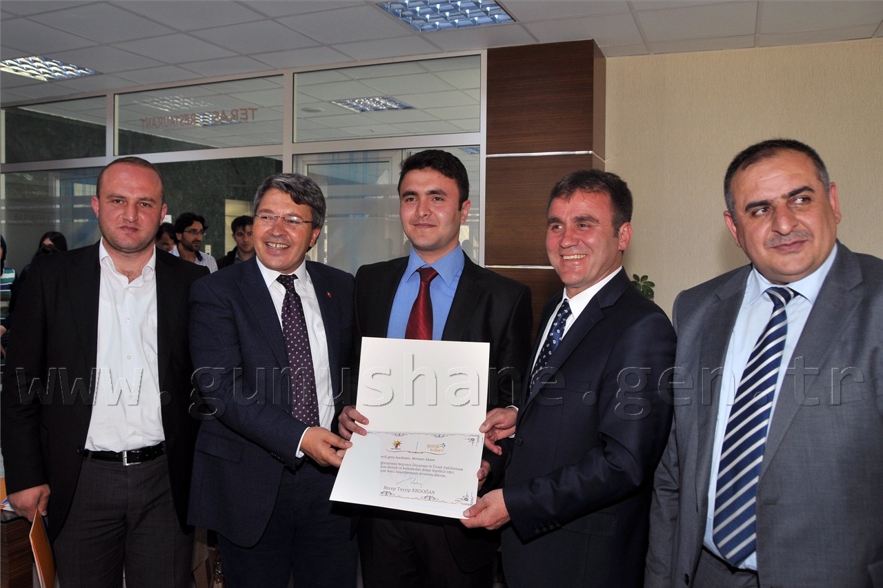 Milletvekili Üstün'den Üniversite Öğrencilerine Teşekkür Yemeği 19