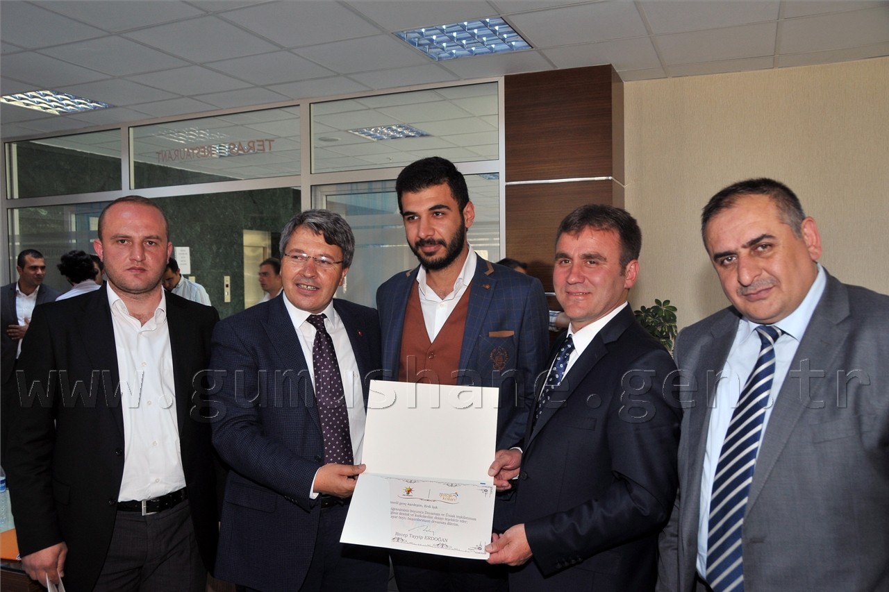 Milletvekili Üstün'den Üniversite Öğrencilerine Teşekkür Yemeği 21