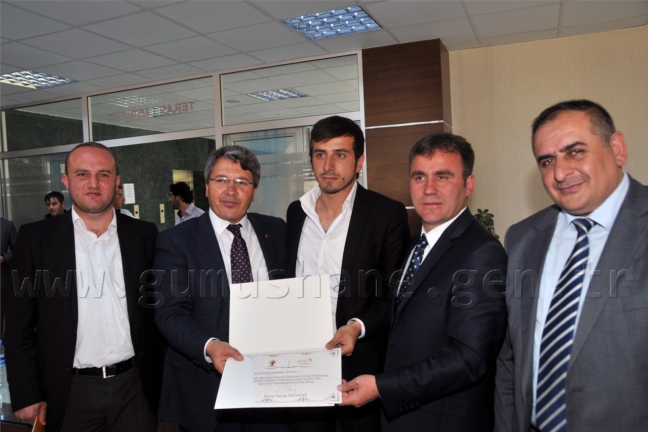 Milletvekili Üstün'den Üniversite Öğrencilerine Teşekkür Yemeği 22