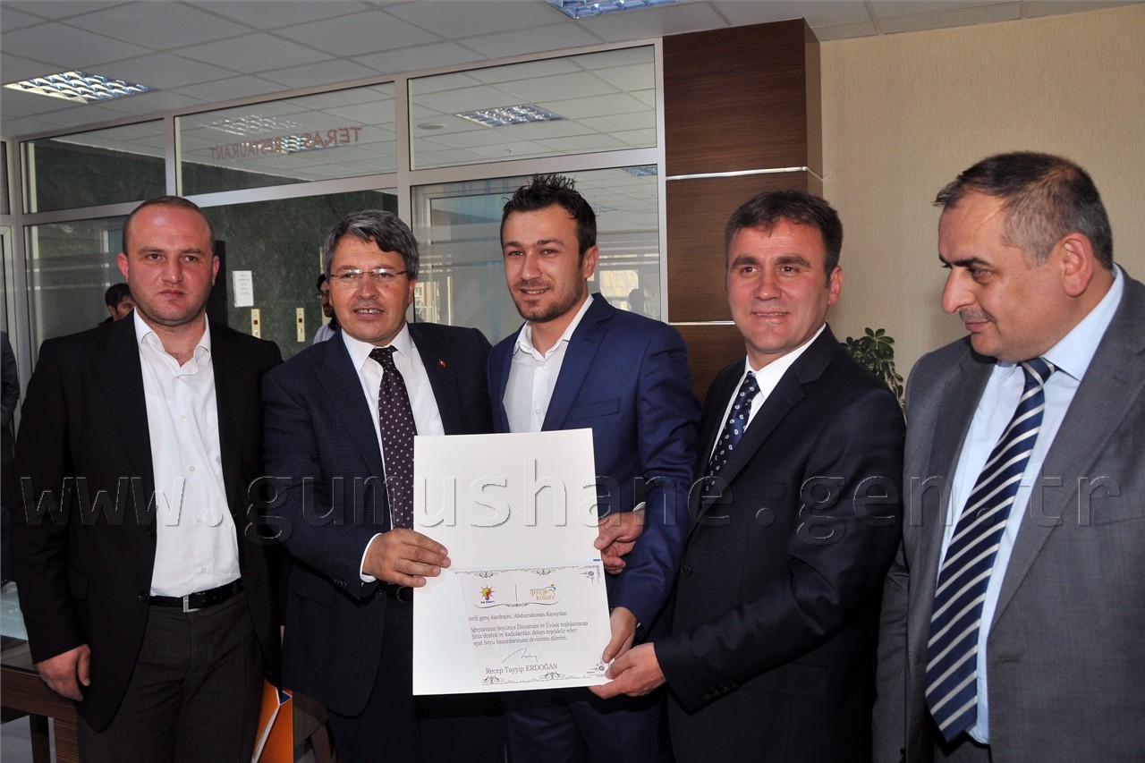 Milletvekili Üstün'den Üniversite Öğrencilerine Teşekkür Yemeği 23