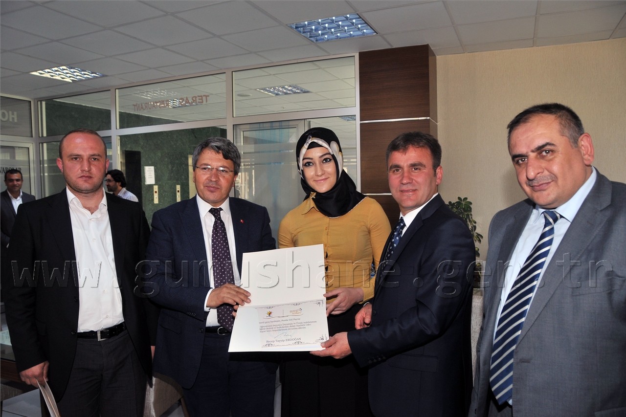 Milletvekili Üstün'den Üniversite Öğrencilerine Teşekkür Yemeği 24