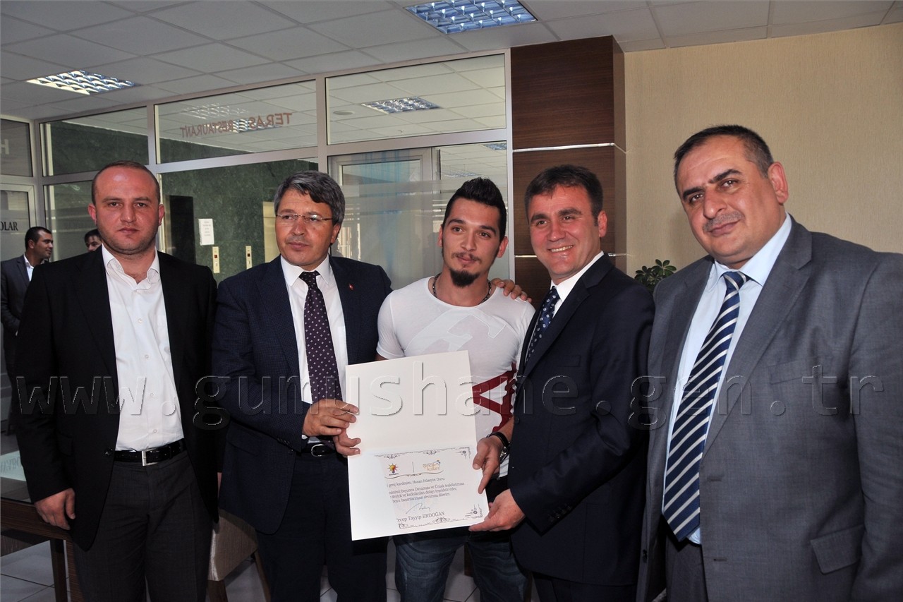 Milletvekili Üstün'den Üniversite Öğrencilerine Teşekkür Yemeği 25