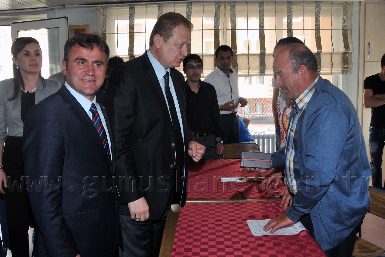 Gümüşhane'de 28 Gören Göz Cihazı Törenle Dağıtıldı 7