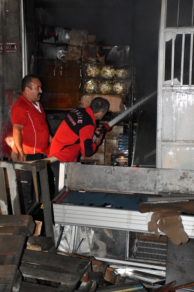 Gümüşhane'de depo yangını 3