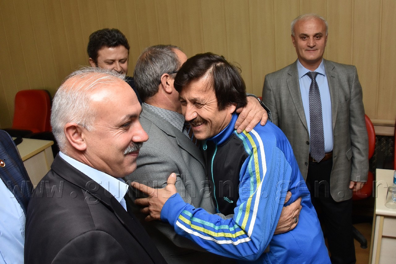 Tozlu Kupasını Meclis’e Getirdi 4