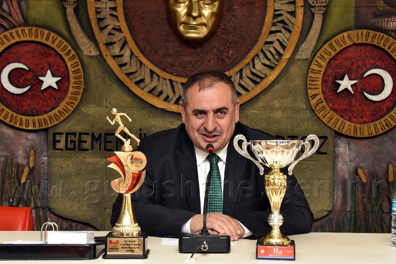 Tozlu Kupasını Meclis’e Getirdi 6