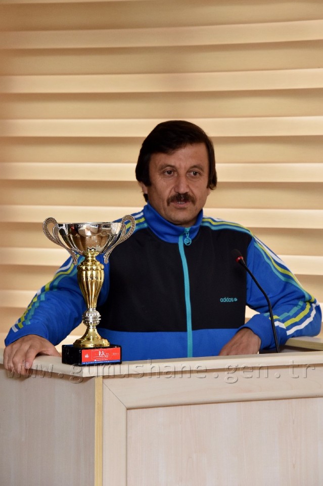 Tozlu Kupasını Meclis’e Getirdi 10