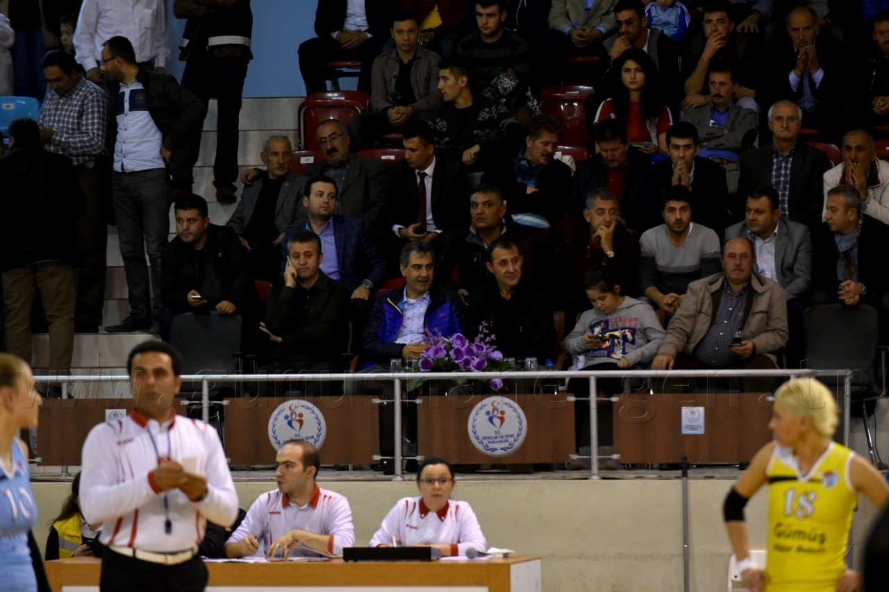 Gümüş Kızlar net KAZAN'dı: 3-0 18