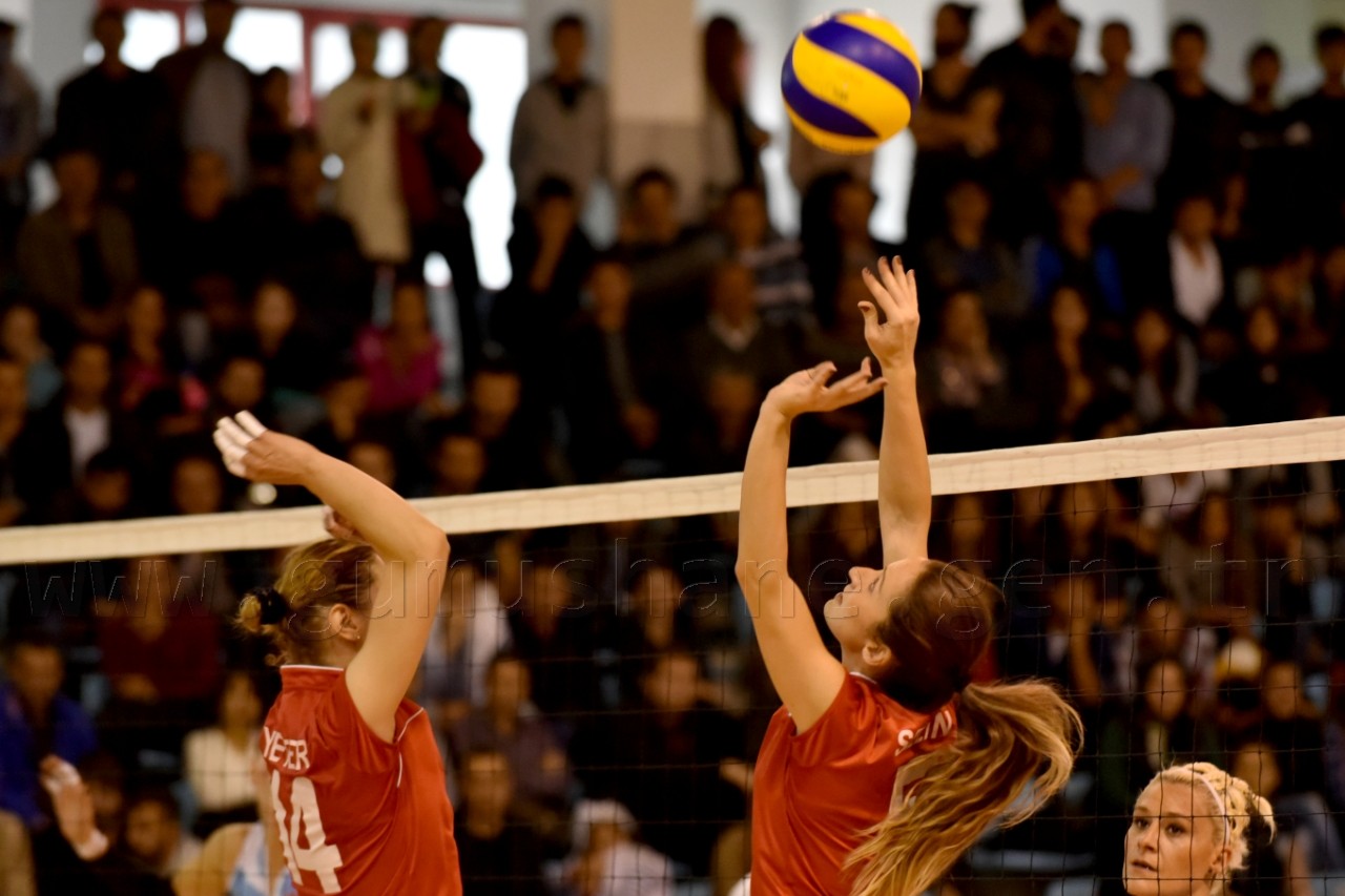 Gümüş Kızlar net KAZAN'dı: 3-0 22