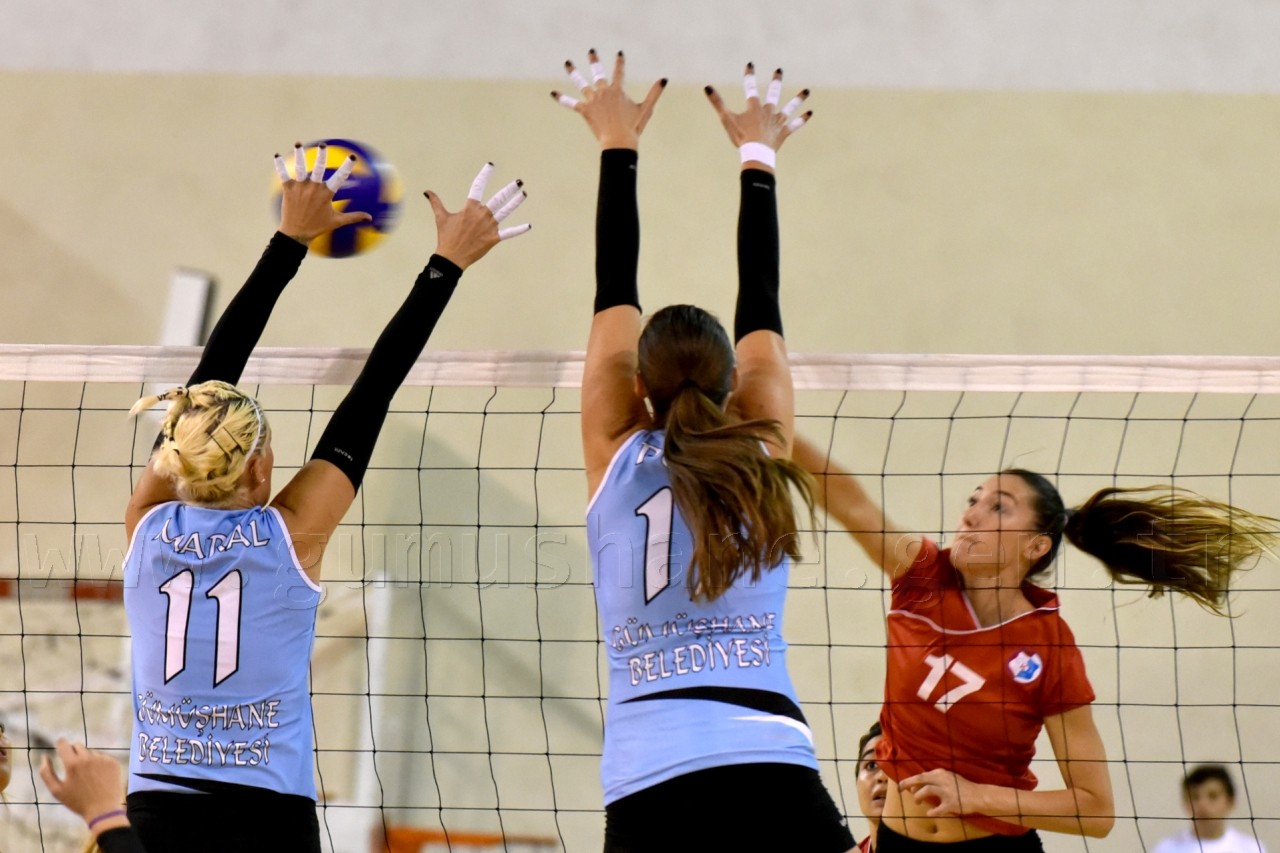 Gümüş Kızlar net KAZAN'dı: 3-0 37