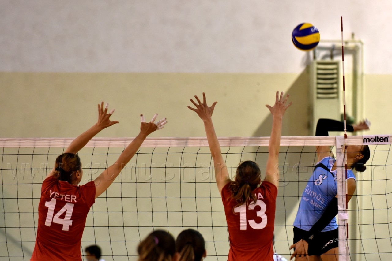 Gümüş Kızlar net KAZAN'dı: 3-0 41