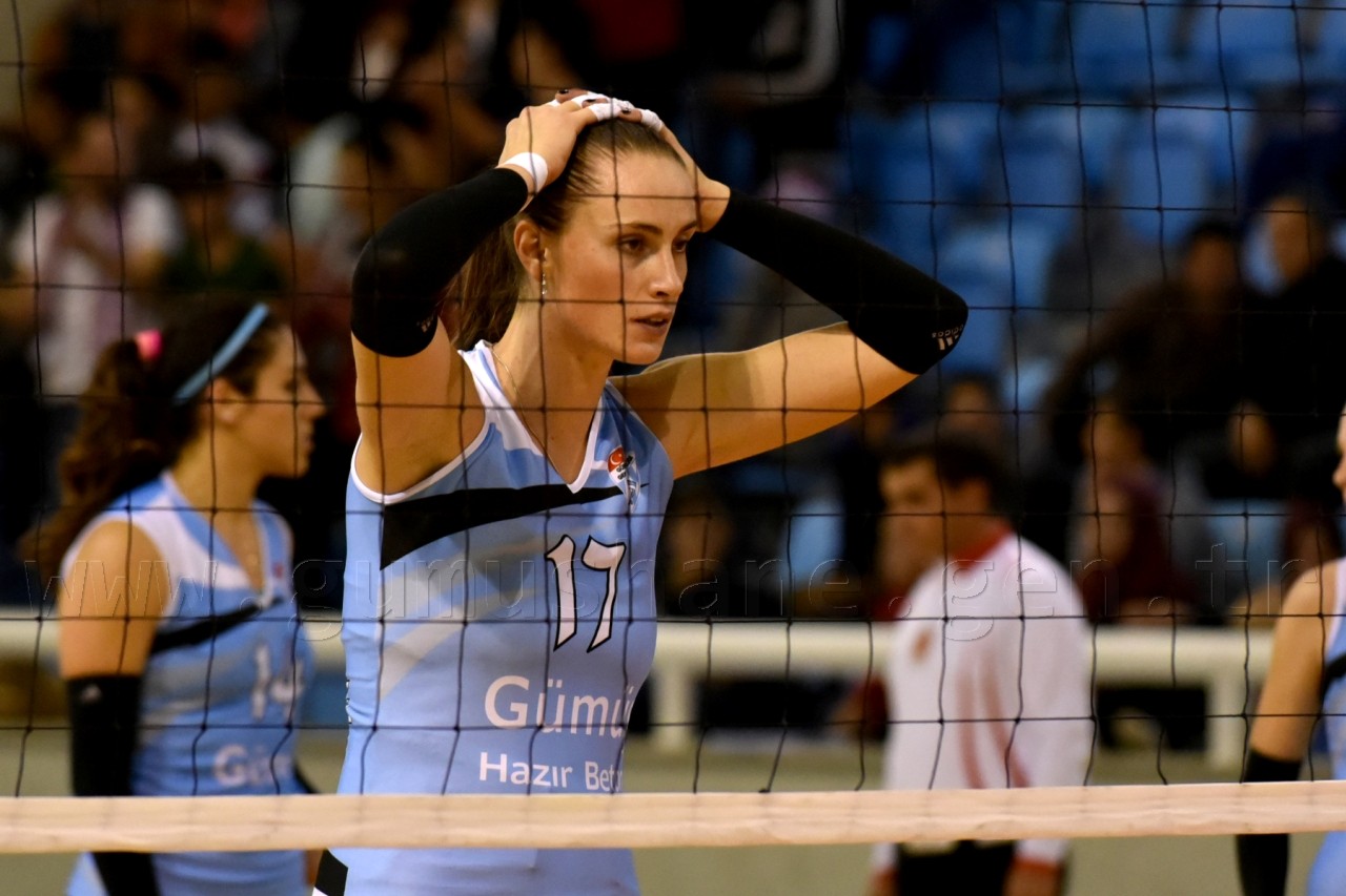 Gümüş Kızlar net KAZAN'dı: 3-0 48