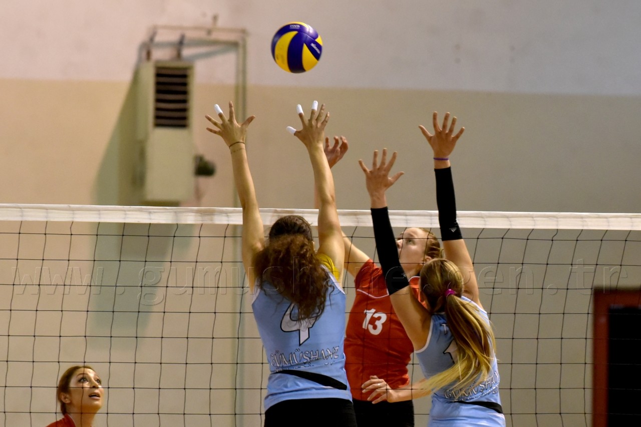 Gümüş Kızlar net KAZAN'dı: 3-0 54