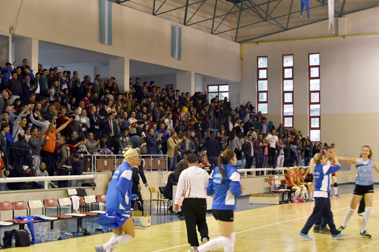 Gümüş Kızlar net KAZAN'dı: 3-0 62