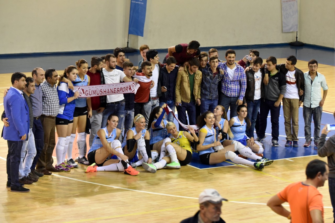 Gümüş Kızlar net KAZAN'dı: 3-0 64