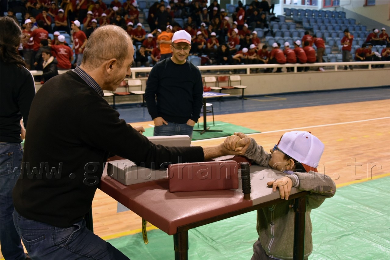 Liseler arası bilek güreşi şampiyonasına yoğun ilgi 6