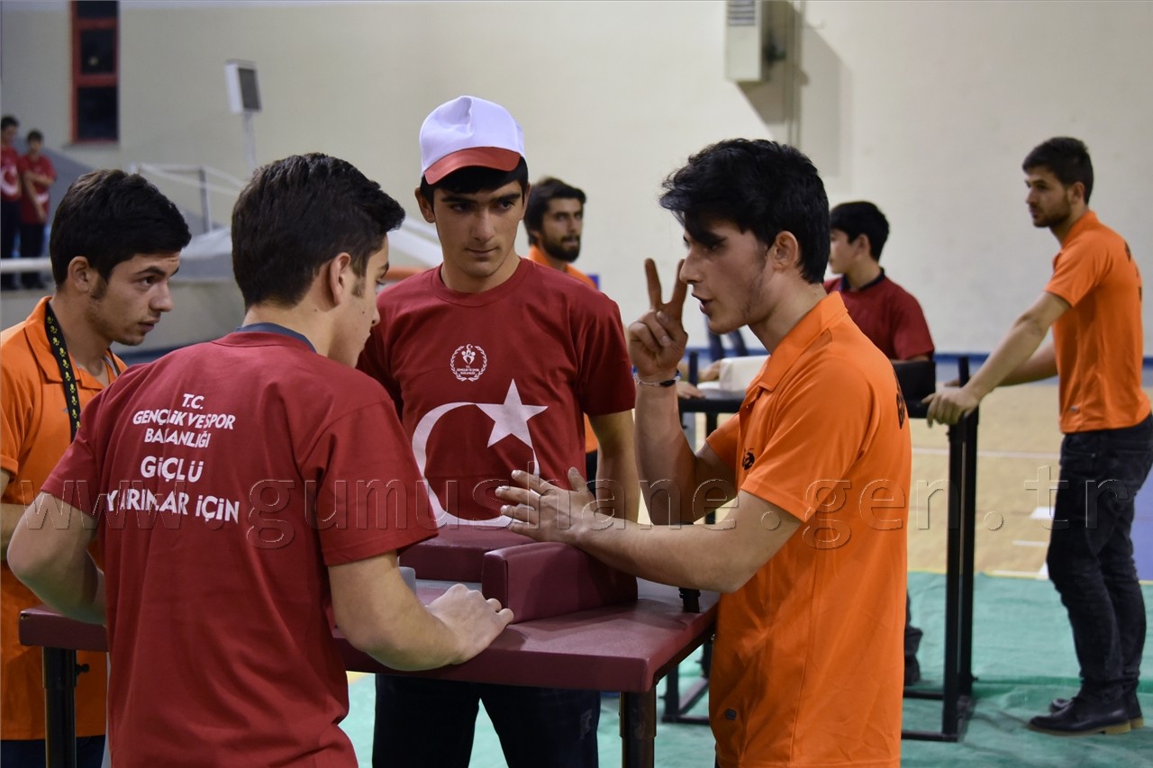 Liseler arası bilek güreşi şampiyonasına yoğun ilgi 10