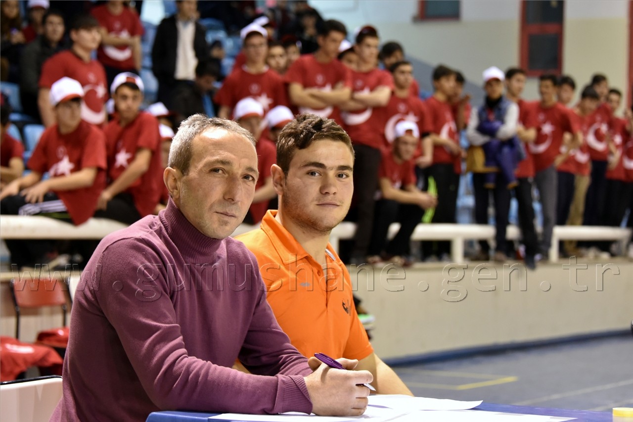 Liseler arası bilek güreşi şampiyonasına yoğun ilgi 11