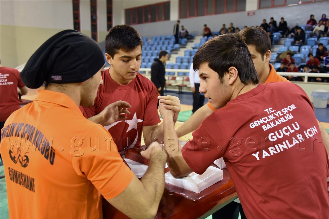 Liseler arası bilek güreşi şampiyonasına yoğun ilgi 12