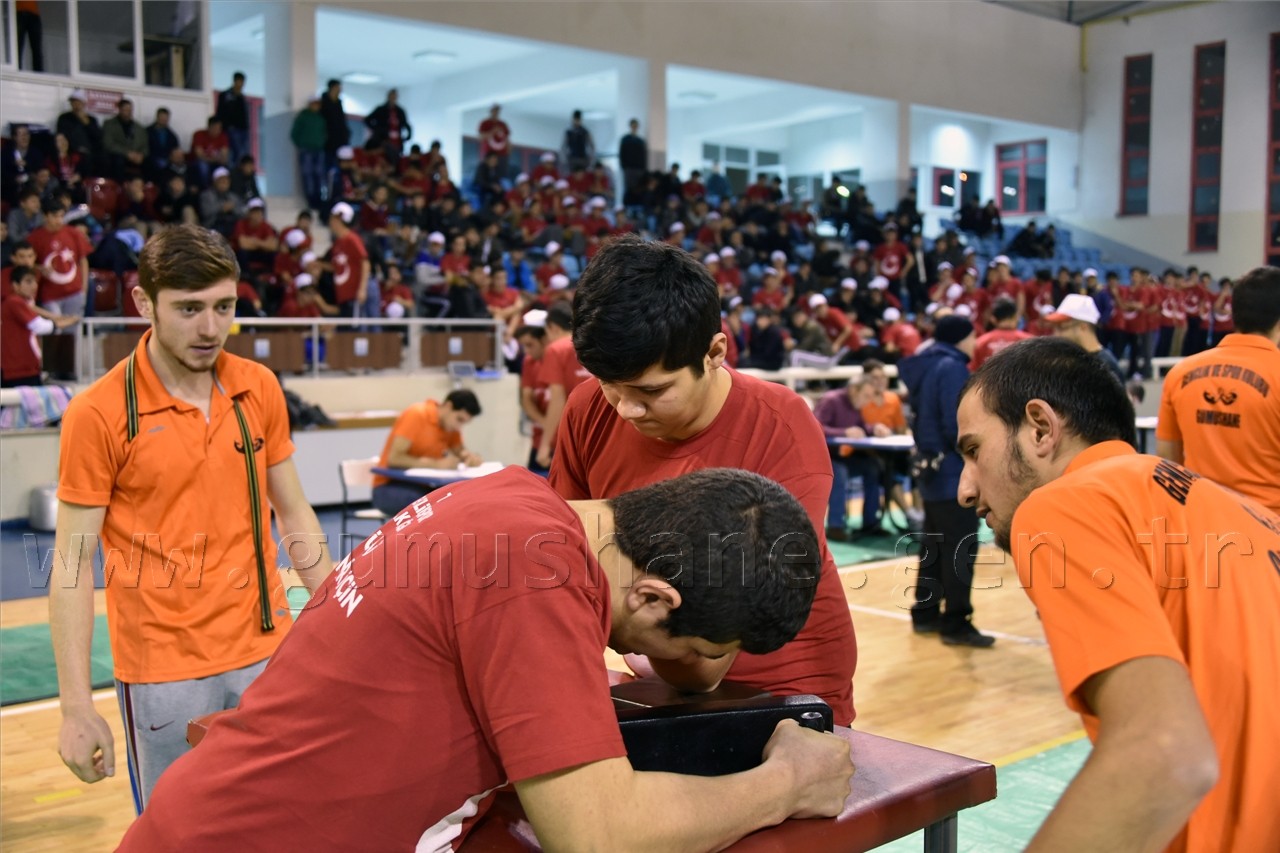 Liseler arası bilek güreşi şampiyonasına yoğun ilgi 14