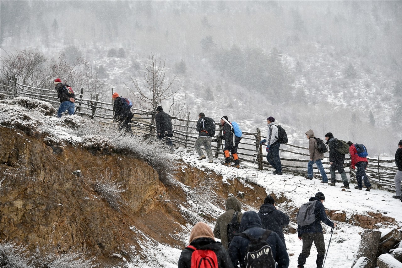 Gümüşhaneli Dağcılardan Yılın Son Yürüyüşü Cebeli Köyüne 2