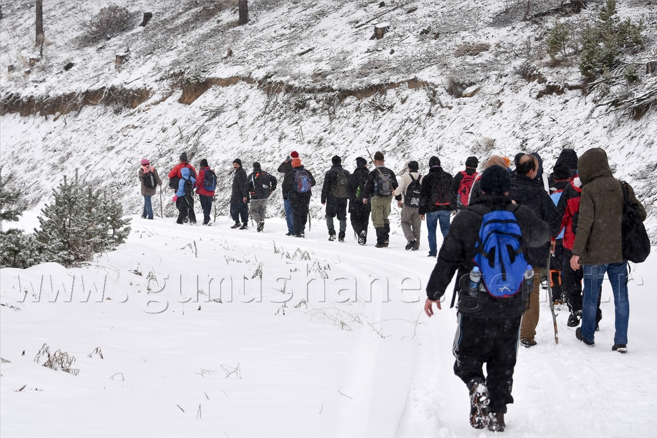 Gümüşhaneli Dağcılardan Yılın Son Yürüyüşü Cebeli Köyüne 23