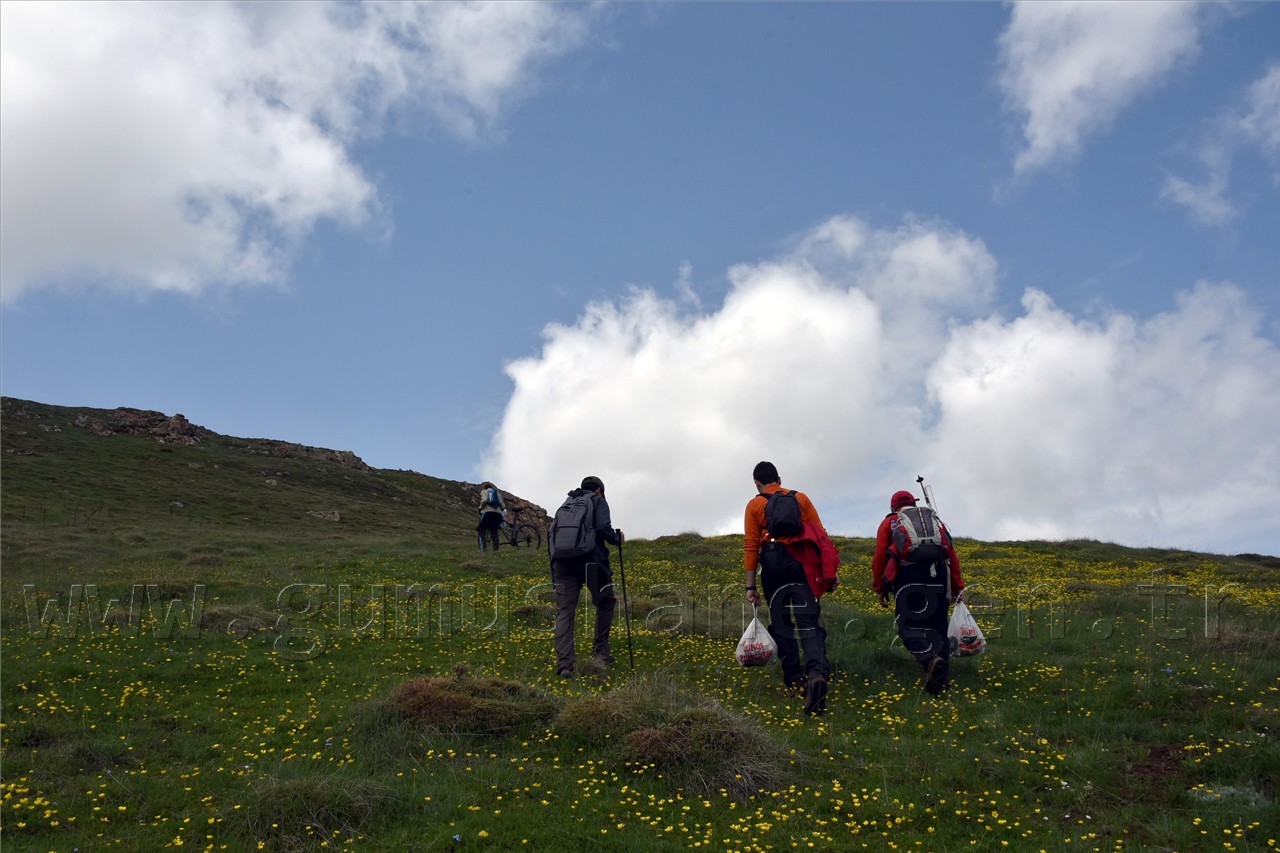 Gümüşhaneli Dağcılar Göller Bölgesine Yürüdü 34